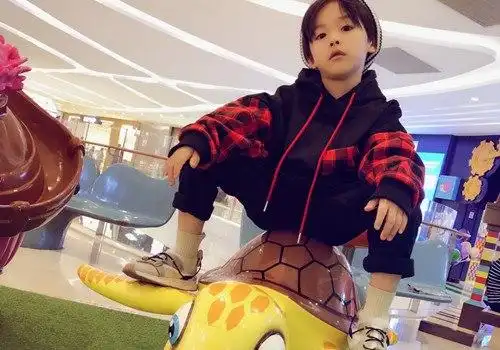 可爱帅气沈新博图片超帅气的小正太