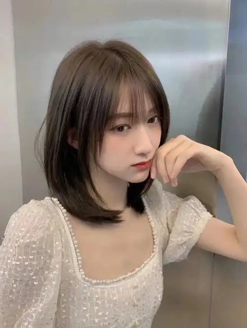 简约耐看锁骨发,2022火爆发型锁骨发最耐看又简约高级的发型,一款可以