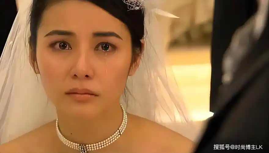 17岁拍三级,40岁嫁大佬,港剧都不如她的人生精彩_蒙嘉慧_郑伊健_成功