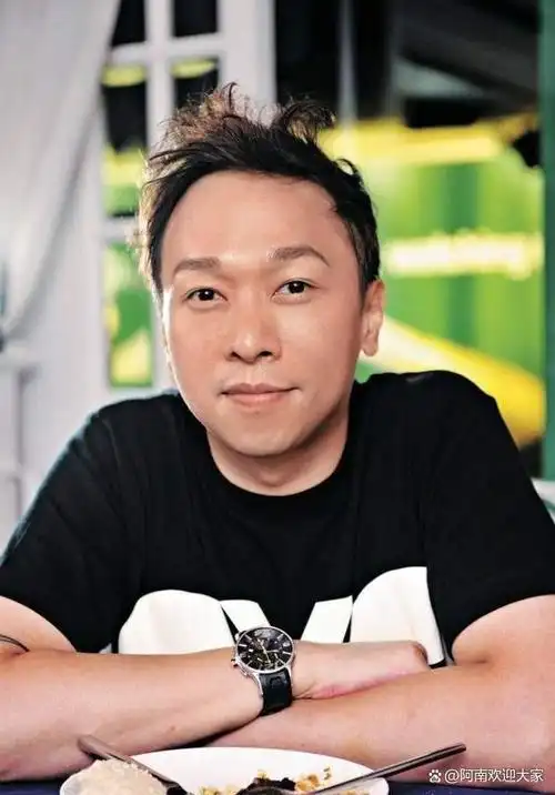 黄家强5大奇事回顾与肥妈骂战曾大闹手表店与哥哥黄家驹"重聚"