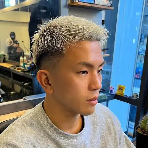 新流行男士发型推荐清爽时尚很百变剪完大不一样