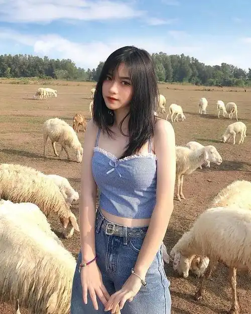 越南最美网红脸浓眉大眼原来这么好看