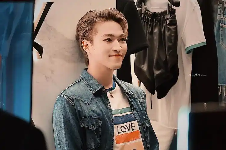 saintlaurent圣罗兰宇野赞多生图绝了啊啊站姐图也绝了绝了0505