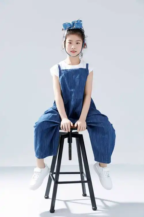 宇梓萌个人形象照星河文化小艺人宇梓萌参与拍摄了电视剧《上甘岭》