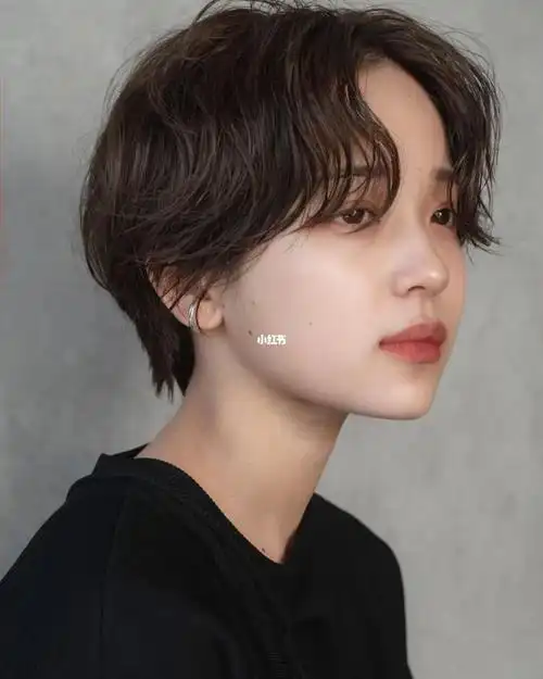日系微微卷短发|甜美慵懒风