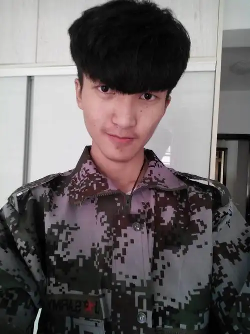 理发这个头的形状,子弹头和圆寸哪个适合我,军训要剃.