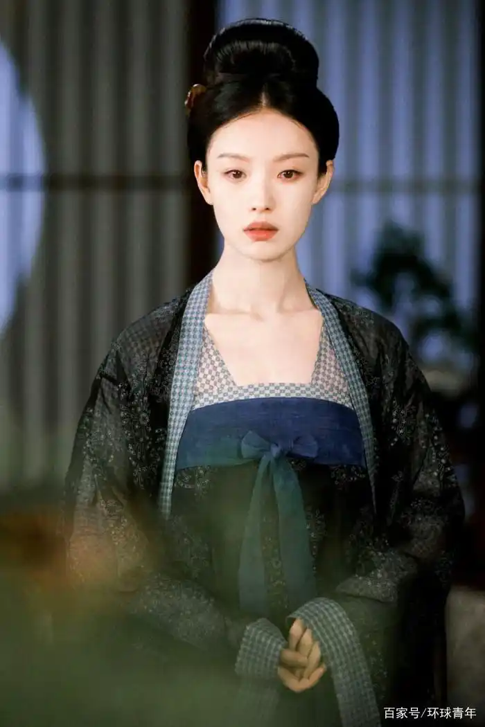 倪妮古装照:温柔气质,端庄优雅