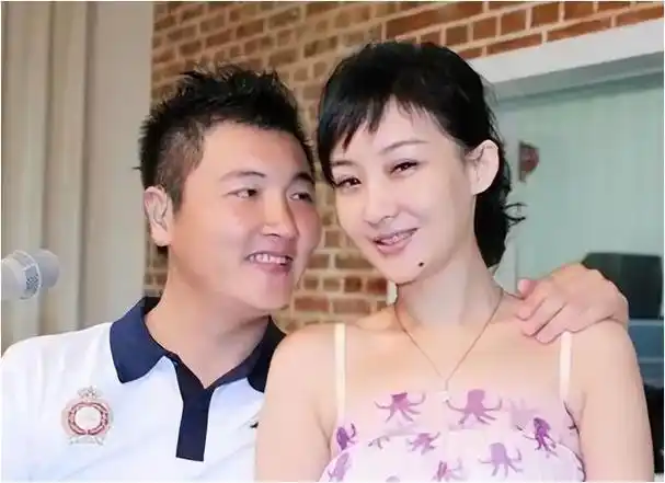 生完二胎即遭离买红妹崛起展新姿孙楠已难再触及她