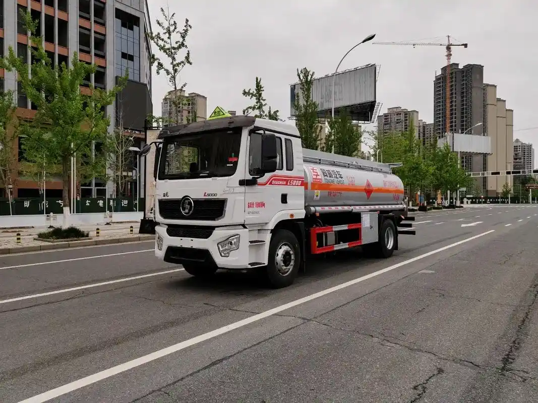 低价处理陕汽德龙10吨油罐车.国六陕汽德龙12.84方加油车 - 抖音