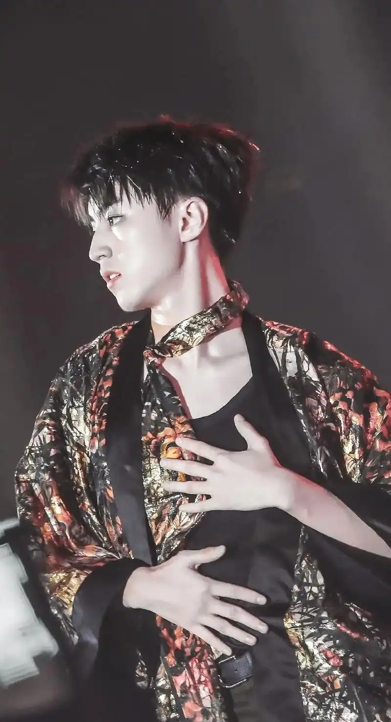 王俊凯 有多少缺点呢 星星一样多 那优点呢 太阳一样多 那 - 抖音