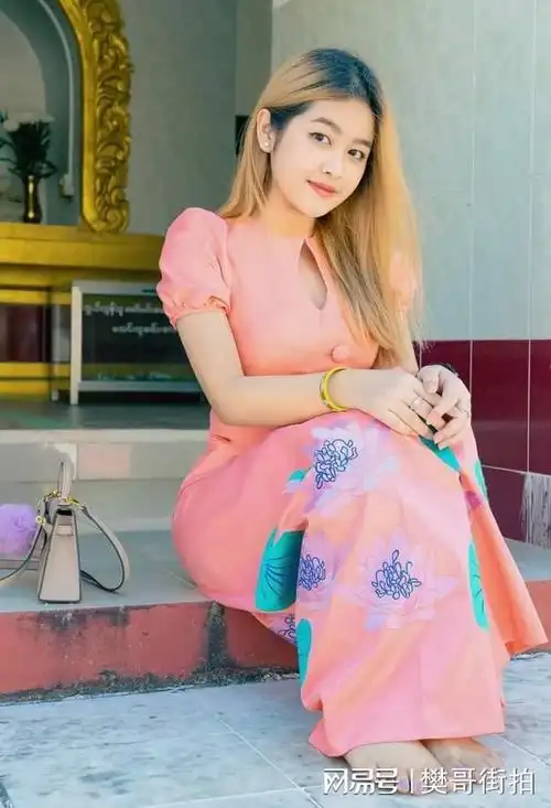 缅甸美女民族穿搭风格太漂亮啦