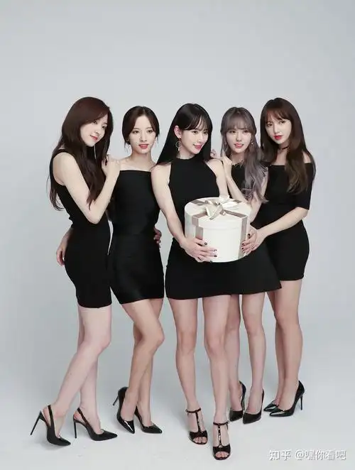 starship娱乐旗下女子组合宇宙少女及小分队sweet组成员,在队内担