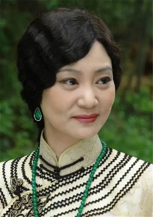 琼女郎刘雪华因刘德凯失去子宫婚后意外丧夫现晚年无人陪伴