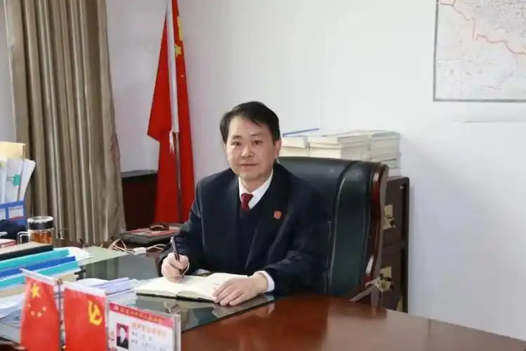 马军:高质量打赢扫黑除恶攻坚战