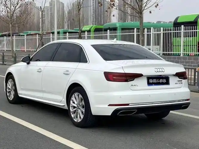 19年19款奥迪a4l,2.0t进取版,白外黑内,私家一手车,车况精品,全景天窗