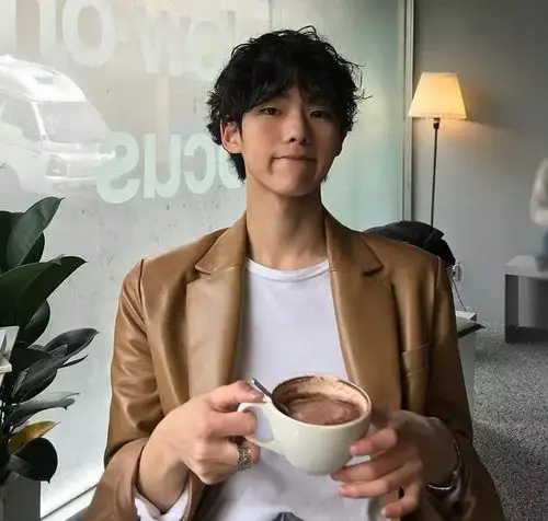 2020潮男必备发型推荐|小卷毛