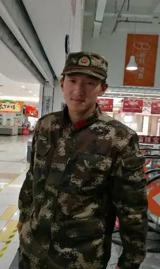 翁子其"部队,将我淬炼成好钢"阿里巴巴商学院电商201班 陈辉曾在中国