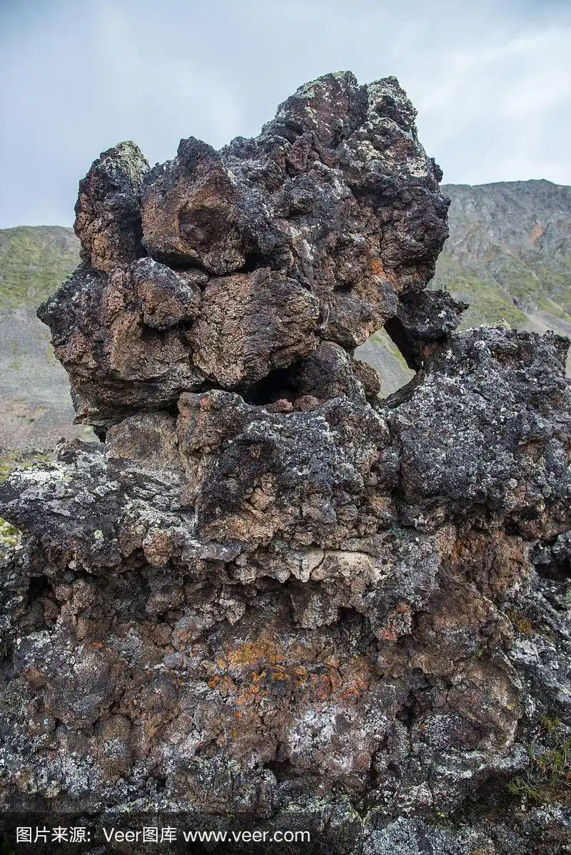 冻结的火山熔岩石喷发后数千年