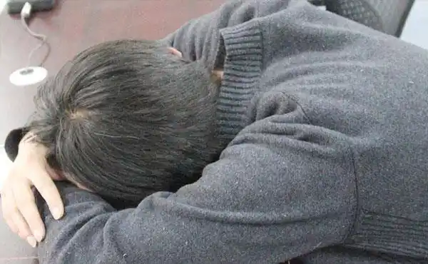 男人喜欢趴着睡隐私部位可能会受伤别当小事