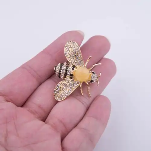 蜜蜂型琥珀胸针吊坠降价拍(附国家级鉴定证书)