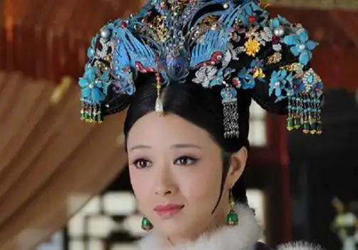 甄嬛传:华妃最好看的四款旗头,图三艳压甄嬛,图四最为经典!