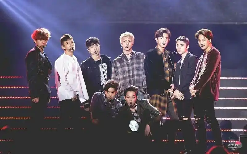 有没有exo九人合照? - 知乎