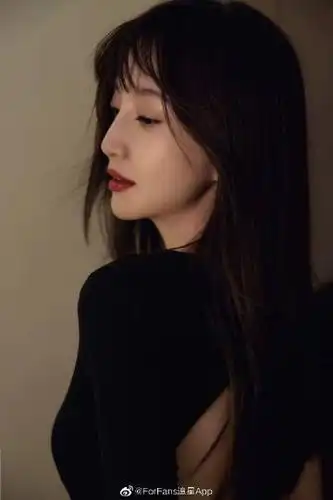 中独立霸气的刁媛媛,她是《黑色灯塔》中坚守正义的检察官范嘉怡,也是