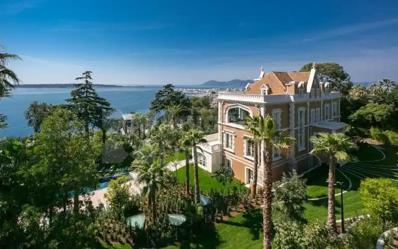 法国豪宅系列-戛纳的ch09teau soligny城堡,明信片上的常客.