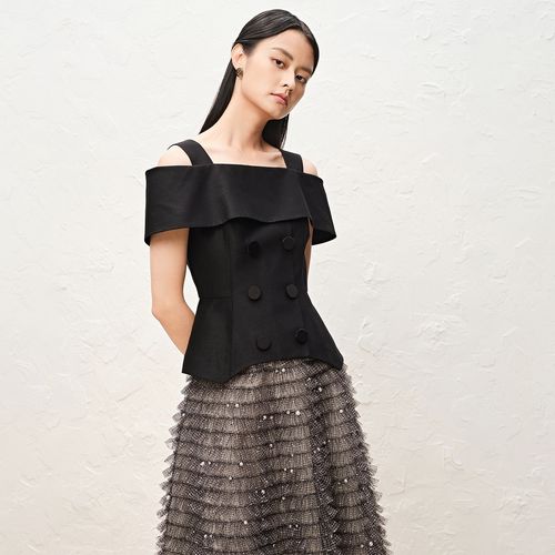 奥丽嘉朵夏款解构设计镶钻云肩袖醋纤西装上衣