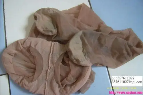 美女穿过的臭丝袜(二) - 给美女脱鞋 - 盛京品足馆