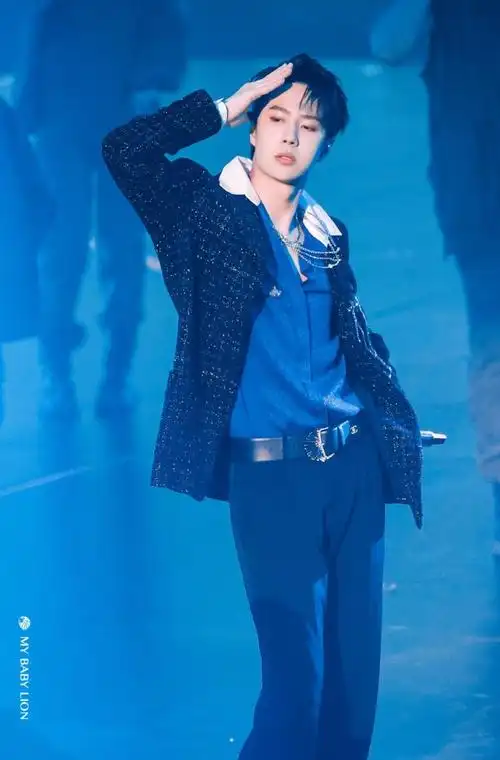 2021王一博乐华12周年家族演唱会_高清图片大全-爱豆app