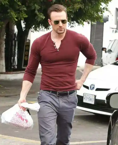 大胸男练成记,八招就搞定!