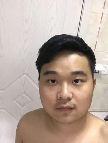 这个适合什么发型,脸型是什么脸型是圆脸还是国字脸,眼睛是什么眼型