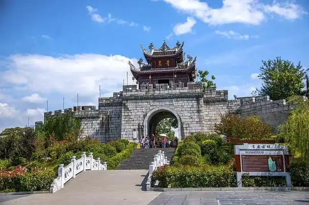 小众景点备受青睐 "双节"期间贵阳旅游热度大涨198%