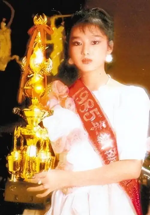 回顾朱丽倩被刘德华藏了21年46岁高龄生子如今苦尽甘来