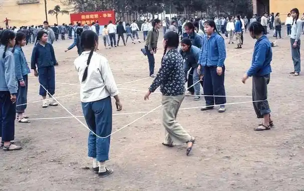 重温八十年代记忆:16张真实老照片带你回到那个令人怀念的时代!