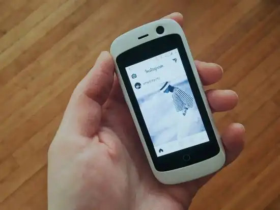 全球最小4g智能机:屏幕2.45英寸搭nougat系统