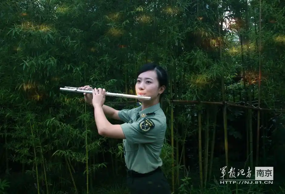 解放军魅力女兵超美戎装照 表演功底深厚获提干_高清图集_新浪网