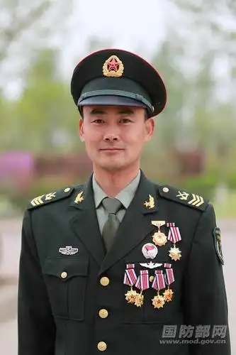 "兵王"列阵!6000余人入选火箭军士官尖子人才库