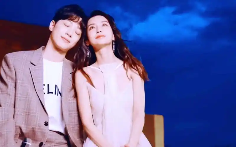 angelababy赖冠霖情侣大片 这套大片完美地延伸了可乐cp剧里的氛围