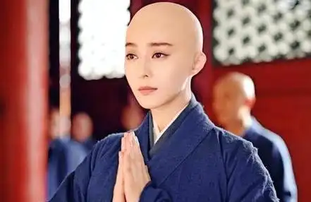 纪实浓妆艳抹搔首弄姿五台山美貌尼姑为何敢如此肆无忌惮