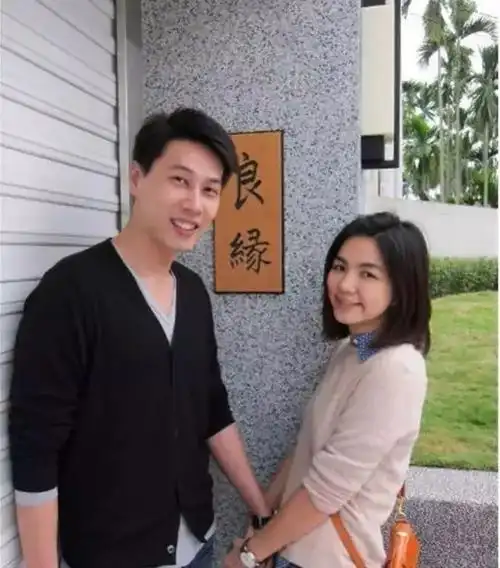 和老公跳热舞(这是不花钱能看的内容嘛 )