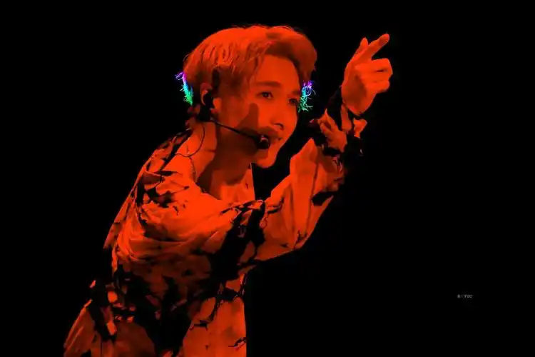 如何看待ck官宣张艺兴成为全球首位双代言人?