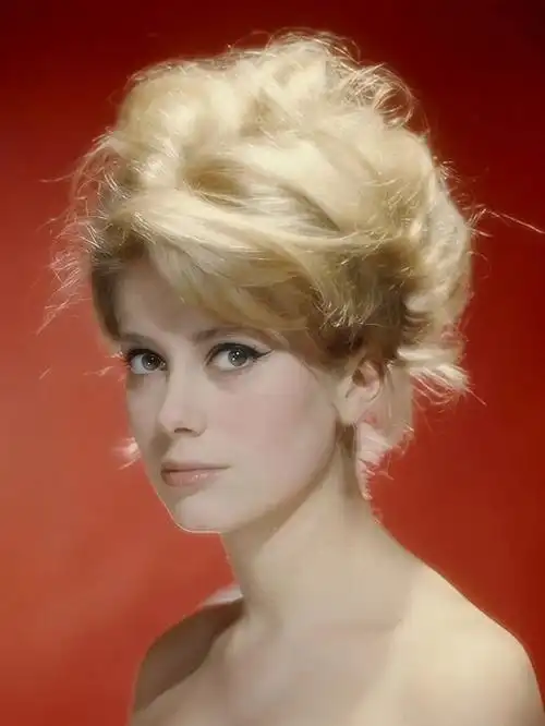 冰美人凯瑟琳德纳芙