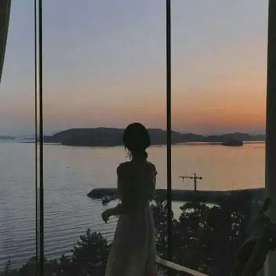 女生侧面头像唯美伤感寂寞女生头像侧身图片