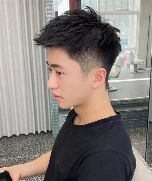 韩式男生前刺发型 清爽利落巨显帅_男士短发 - 美发站