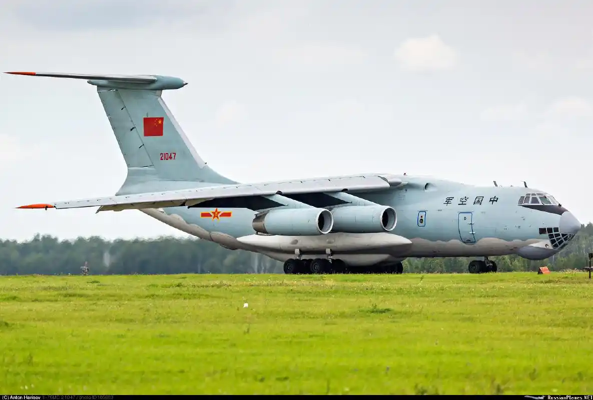 俄媒中国运20即将服役还得被迫买俄制伊尔76