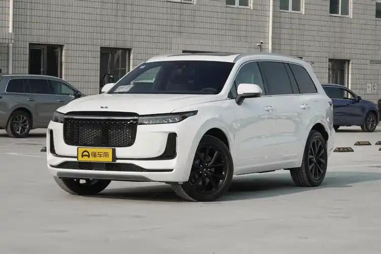 理想one壁纸_理想one_理想one外观图片_82/656张图片_理想one白色