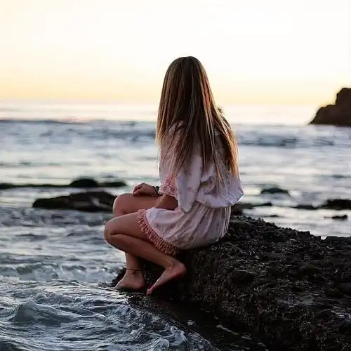 一个人心很累的伤感句子,心酸无奈,看完必哭!