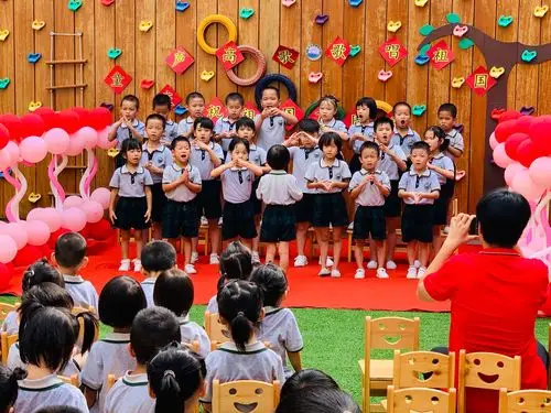 大c班合唱表演歌曲《共产儿童团》